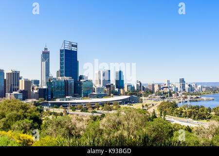 Blick auf die Stadt Perth CBD von Kings Park, Western Australia, Australien Stockfoto