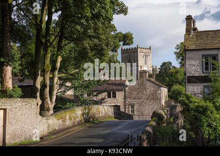 Die alte Kirche an Kettlewell, Wharfedale, Yorkshire Dales National Park, England. Stockfoto