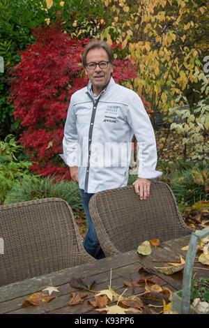 Deutsche Michelin Sterne Koch Dieter Müller, in seinem Haus, Odenthal, Deutschland Stockfoto