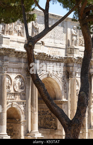 Triumphbogen des Konstantin, Südseite, Rom, Italien Stockfoto