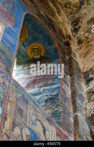 Innenansicht der Akhtala Kloster, ein aus dem 10. Jahrhundert befestigten Armenische Apostolische Kirche Kloster in der Stadt Akhtala, Armenien befindet. Stockfoto