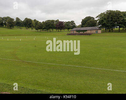 Roundhay Park, Leeds, Cricketfeld und Pavillon Stockfoto