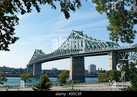 Der Pont Jacques-Cartier Bridge (2017) die Saint Lawrence River Crossing von Ile Sainte-Helene, Montreal, Quebec, Kanada Stockfoto