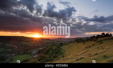 Sonnenuntergang über rodborough Common in Stroud, Gloucesterhire Stockfoto