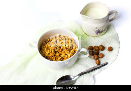 Müsli Müsli mit Haselnüssen für ein gesundes Frühstück Stockfoto