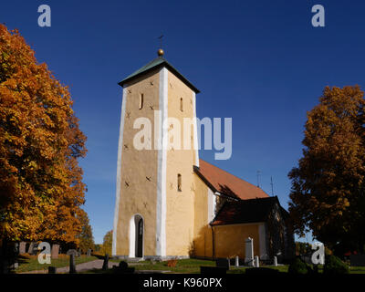 Alte historische Kirche von Odensala, etwas außerhalb von Märsta, Sigtuna Gemeinde, nördlich von Stockholm, Schweden. Stockfoto