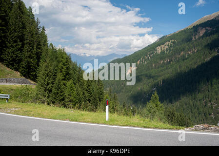 Das Stilfser Joch, eines mit 76 Haarnadel kurven Es ist eine Auto und Motorrad Fan traum Laufwerk und einer der Alpen Ultra hohe Pässe, von Italien in die Schweiz Stockfoto