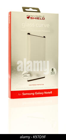 Winneconne, WI - 20. September 2017: Eine Box mit Invisible Shield Schutz des Bildschirms auf einem isolierten Hintergrund. Stockfoto