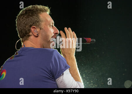 Mit Coldplay Sänger Chris Martin führt bei Rogers Centre in Toronto, Kanada. Mit: Chris Martin Wo: Toronto, Kanada Wann: 22 Aug 2017 Quelle: Dominic Chan/WENN.com Stockfoto