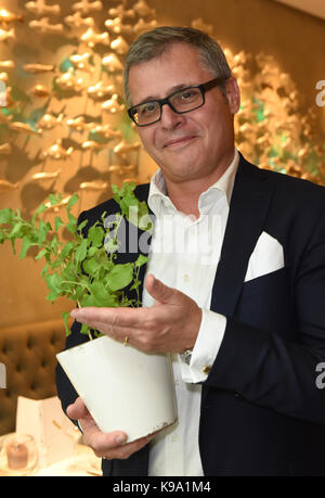 München, Deutschland. 22 Sep, 2017. Lukas A. Huber, Wissenschaftlicher Direktor, ADSI österreichische Drug Screening Institut GmbH Innsbruck, Lächeln in München, Deutschland, 22. September 2017. Credit: Ursula Düren/dpa/Alamy leben Nachrichten Stockfoto