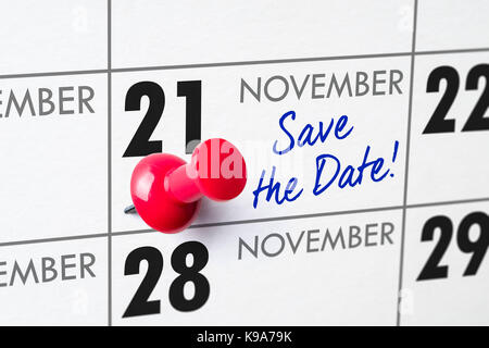 Wandkalender mit einem roten Stift - November 21. Stockfoto