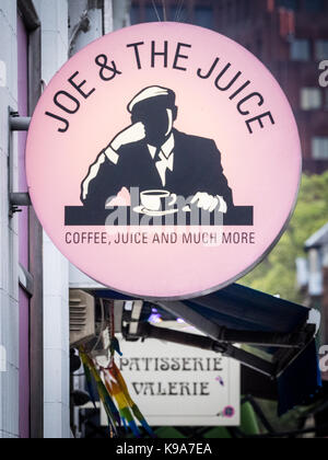 Joe und den Saft Cafe Restaurant Anmelden Old Compton Street, Soho, London, UK. Joe und der Saft ist eine Kette ursprünglich in Dänemark. Stockfoto