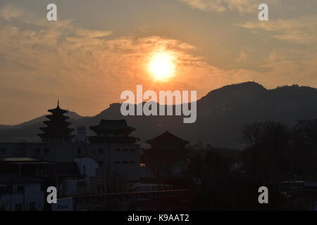 Sonnenuntergang über Seoul Stockfoto