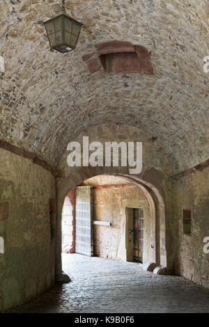 Tunnel auf die Festung Marienberg, Würzburg, Deutschland, Europa Stockfoto