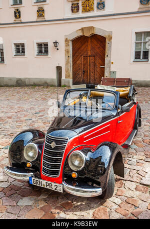 Deutschland, Sachsen, Meißen, IFA cabrio Oldtimer am Cathedral Square, der Albrechtsburg Hill Stockfoto