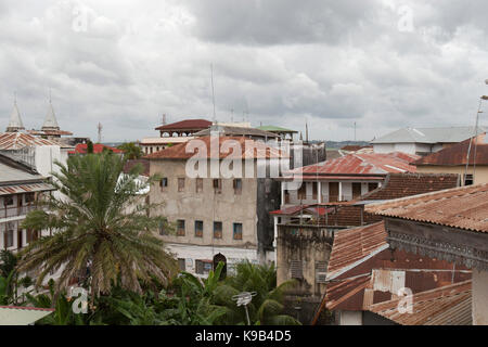 Blick auf die Steinstadt über Dächer, Sansibar, Tansania, Ostafrika Stockfoto