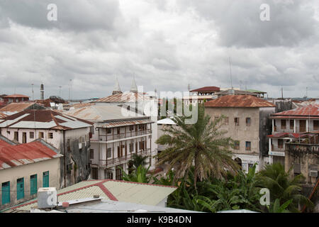 Blick auf die Steinstadt über Dächer, Sansibar, Tansania, Ostafrika Stockfoto