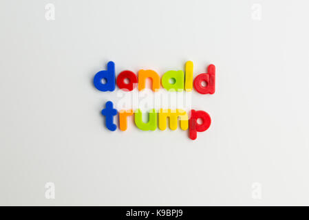 Donald Trump Wörter im bunten Kinder Buchstaben Stockfoto