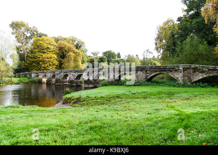 Essex Bridge ist ein Grad I packesel Brücke über den Fluss Trent in der Nähe von Great Haywood, Staffordshire, England aufgeführt Stockfoto