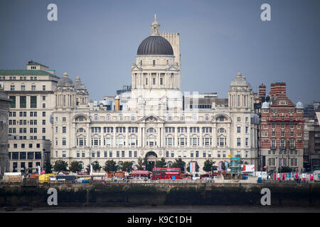 Der Hafen von Liverpool und Albion House früher die White Star Gebäude, in dem die Nachrichten der Verlust der Titanic gelesen wurde Stockfoto