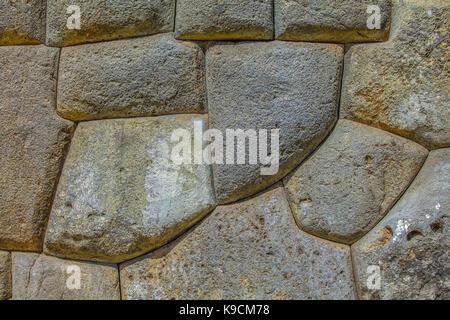 Ruinen von Sacsayhuaman, Cuzco, Peru. Sacsayhuaman - Festung im Norden von Cusco - megalithische Strukturen, die letzte Festung der Inkas. Stockfoto