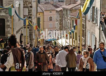 Das Fest des Königs der Vogel ist ein beliebtes Festival aus der Renaissance, mittelalterliche geerbt, in Le Puy-en-Velay, Haute-Loire, Frankreich Stockfoto