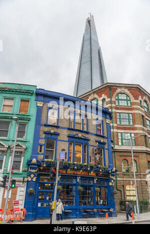 Der Shard, London, von Tooley Street gesehen Stockfoto