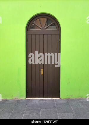 Eine hübsche Tür in San Juan, Puerto Rico. Das alte San Juan Stockfoto