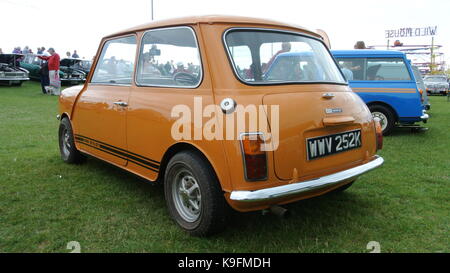 Mini 1275 GT an der Englischen Riviera Classic Car Show 2017, Paignton, Devon, England geparkt Stockfoto