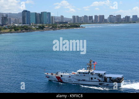 Der U.S. Coast Guard Cutter Oliver Berry (WPC 1124) Stockfoto