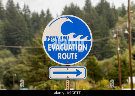Raymond, Washington. Tsunami evacuation route Warnzeichen. Stockfoto