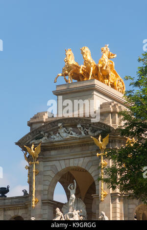 Statuen im Cascada Brunnen im Park Zitadelle in Barcelona, Spanien. Der Park ist auch der Ciutadella Park genannt. Barcelona, Katalonien, Spanien Stockfoto