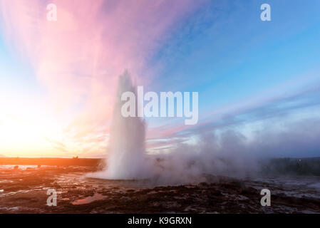 Ausbruch der Geysir Geysir Stockfoto