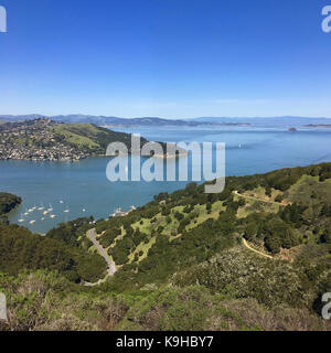 Schönes Paradies Wanderwege mit blauer Himmel perfektes Wetter Stockfoto