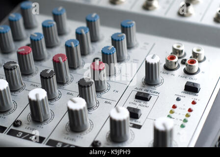 Audio Mixer - close up mit einer geringen Tiefenschärfe Stockfoto