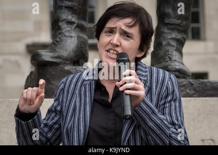 London, Großbritannien. 23. September 2017. Anne Marie Gewässer, die UKIP Candidate und Direktor der Scharia Watch UK spricht bei "Der letzte Tag der Stille' anti-Islamisierung Rallye in Whitehall © Guy Corbishley/Alamy leben Nachrichten Stockfoto