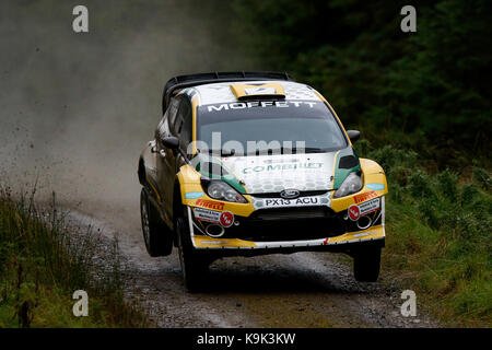 Omagh, Nordirland. 23 Sep, 2017 Sam Moffett von Monaghan, Irland, ist die 2017 Valvoline Motorsport Irland National Forest Rally Champion gekrönt. Dies ist Sam's 2. Irish Rally Championship Titel in diesem Jahr, nachdem bereits gewann die nationale Meisterschaft, Asphalt und am nächsten Wochenende sehen konnte ihn Hinzufügen der Irischen Asphalt Meisterschaft seiner 2017 Tally. Foto von Graham Service Credit: Graham Service/Alamy leben Nachrichten Stockfoto