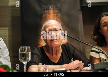 Athen, Griechenland. 21 Sep, 2017. Die britische Schauspielerin Vanessa Redgrave nimmt an einer Pressekonferenz auf ihrem Debüt film ea Sorrow' auf die Flüchtlingskrise in Athen, Griechenland, Sept. 21, 2017. Vanessa Redgrave brachte ihr Regiedebüt film ea Sorrow' auf die Flüchtlingskrise zu einem Special Screening in Athen am Freitag Abend. Credit: Lefteris Partsalis/Xinhua/Alamy leben Nachrichten Stockfoto