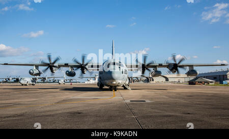 Ein U.S. Marine Corps KC-130J Super Hercules mit Marine Antenne Refueler Transport Squadron (VMGR) 252 Stockfoto
