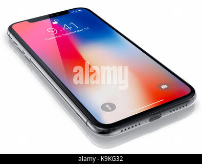 Galati, Rumänien - 20. September 2017: 3D-Render von zwei neuen iPhone X (10) Hinweisendes Editorial Bild auf weißem Hintergrund. Stockfoto