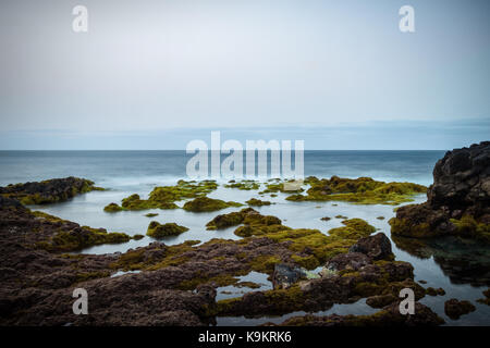 Lange Belichtung in Jover, Küste von La Laguna, Teneriffa, Kanarische Inseln, Spanien. Stockfoto