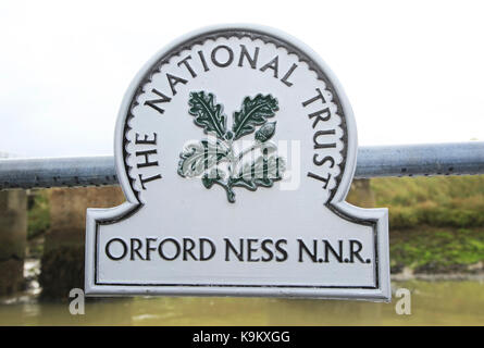 Orford Ness lighthouse Open Day, September 2017, Suffolk, England, UK-National Trust sign Stockfoto