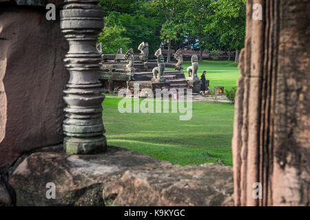 Naga Brücke von Khi ang Ngoen, Prasat hin Phimai (Phimai Historical Park), Phimai, Nakhon Ratchasima Provinz, Thailand Stockfoto