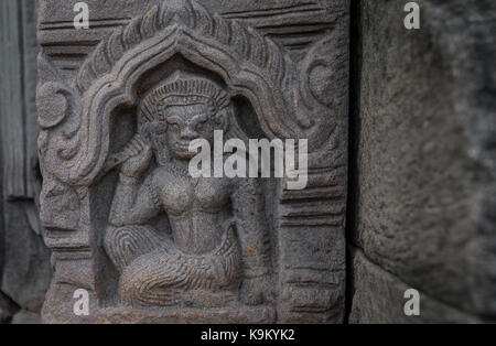 Detail, Flachrelief, zentrales Heiligtum, in Prasat hin Phimai (Phimai Historical Park), Phimai, Nakhon Ratchasima Provinz, Thailand Stockfoto