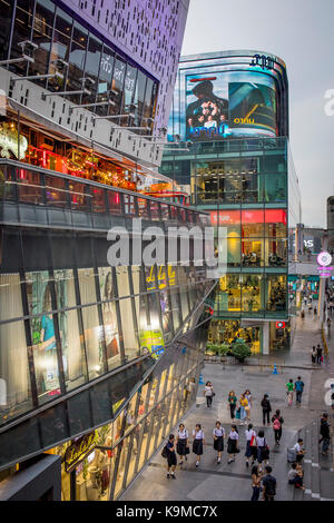 Rama I Straße, Einkaufsstraße, links Siam Square Einkaufszentrum, Bangkok, Thailand Stockfoto