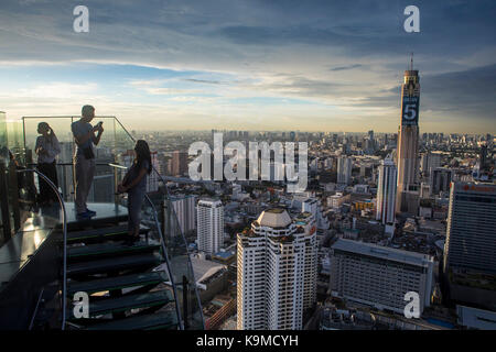 Red Sky Restaurant Auf Dem Dach. Bangkok. Thailand. Im obersten Stockwerk des Centara Grand Hochhauses im Stadtzentrum Stockfoto