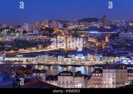 Blick auf die Stadt Vila Nova de Gaia und Port lodges Porto Portugal Stockfoto