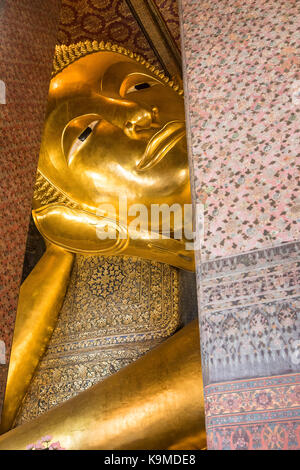 Goldener großer Buddha, im Wat Pho oder Wat Phra Nakhon Tempel in Bangkok, Thailand Stockfoto