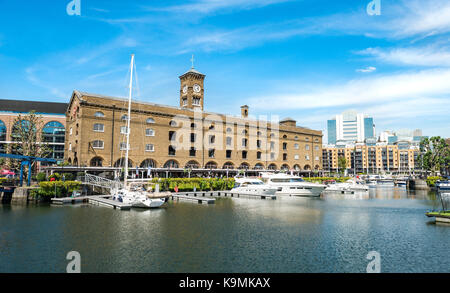 Kleiner Hafen St. Katharine Docks, London, England, Großbritannien Stockfoto