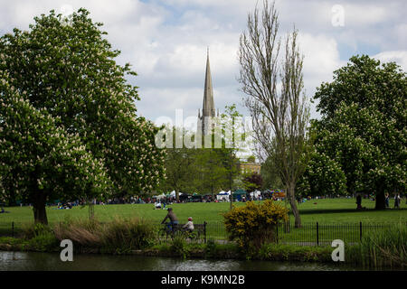 Einen warmen Tag, den wir bummelnd Runde clissold Park, Stoke Newington Stockfoto